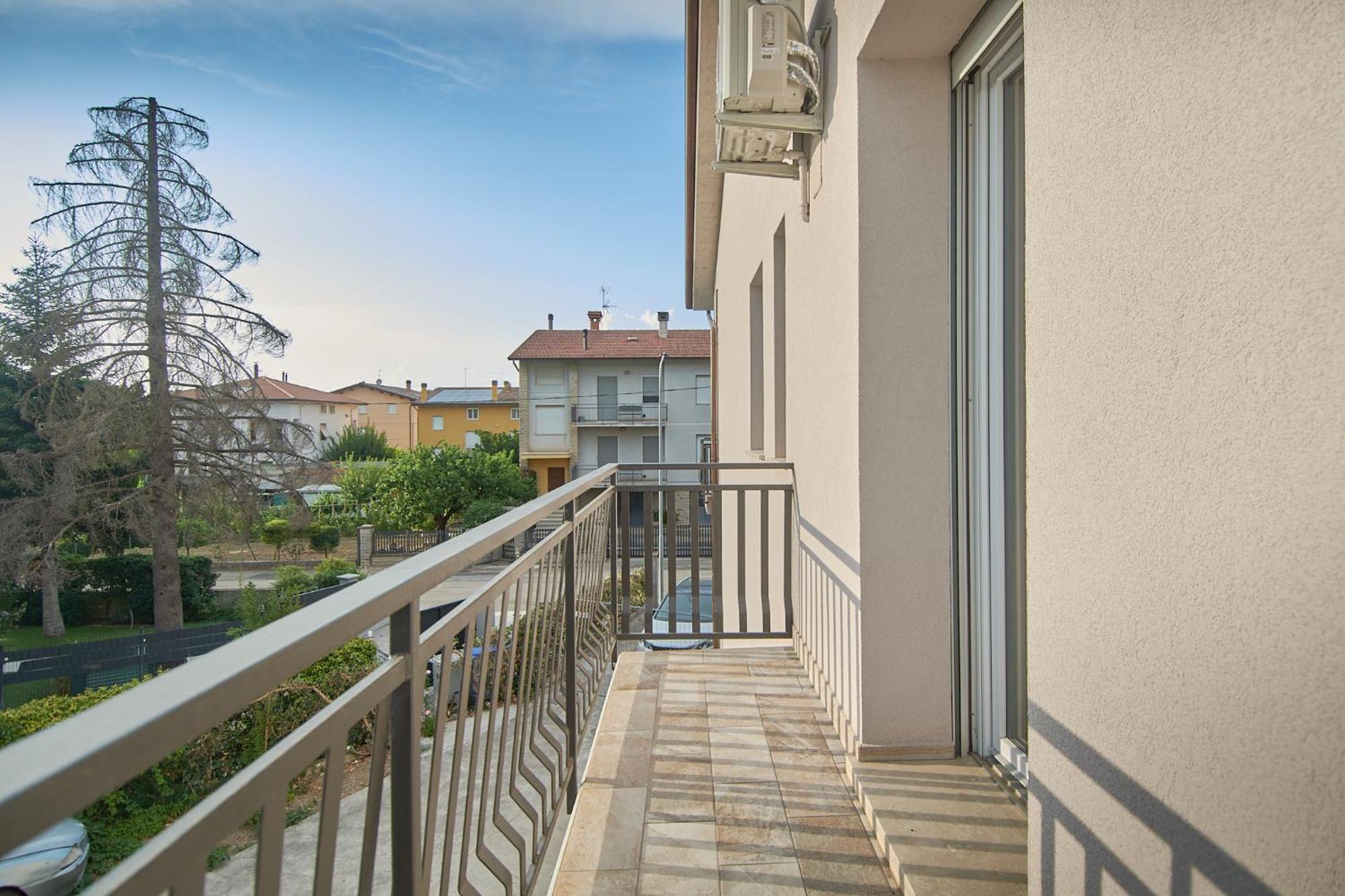Mira Assisi Apartment Bastia Umbra Bagian luar foto