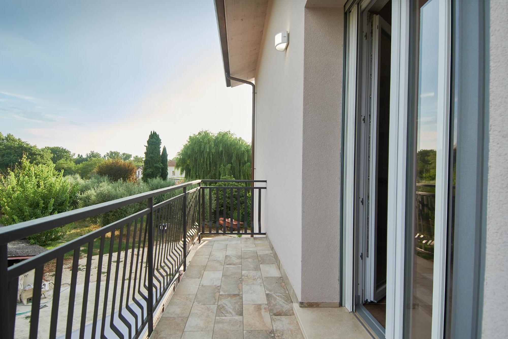 Mira Assisi Apartment Bastia Umbra Bagian luar foto